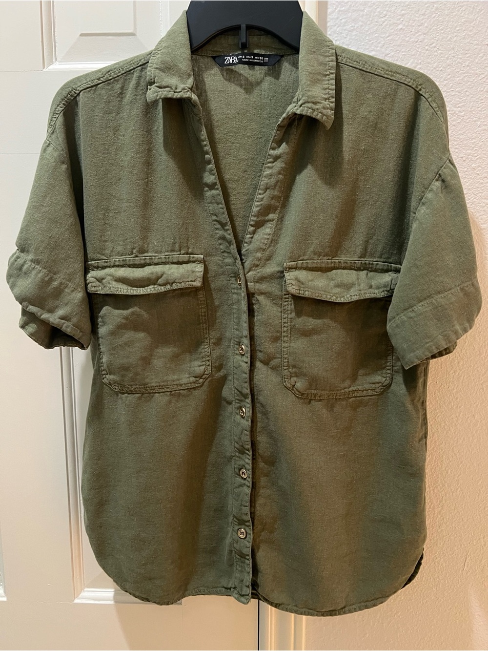 Zara Green Short Sleeve Shirt With Gold Buttons Size Small